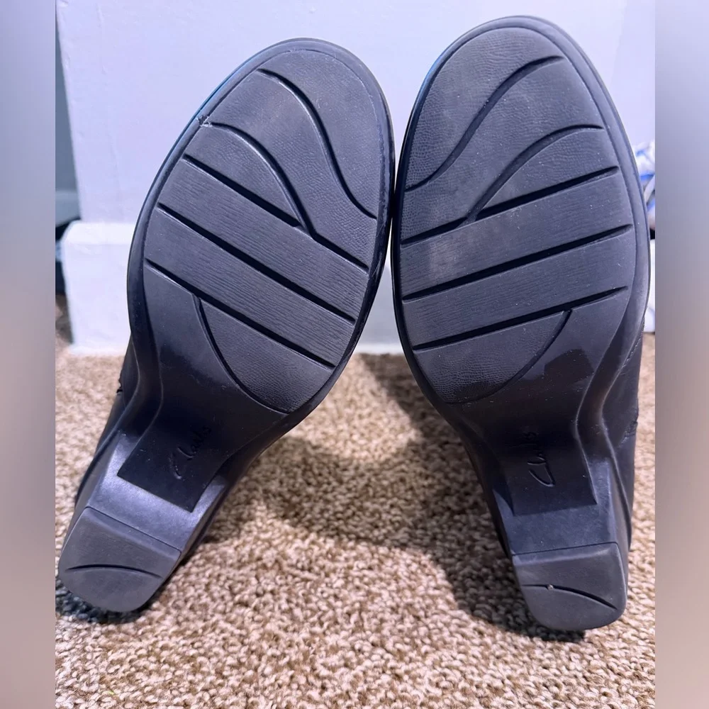 Clarks Wish Excite Black Leather Knee-Tength Boots for Women, Size 8M - Picture 4 of 7